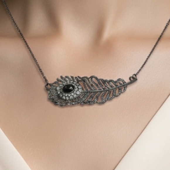 Jewelry - Feather Statement Necklace